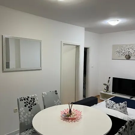 Dena شقة *